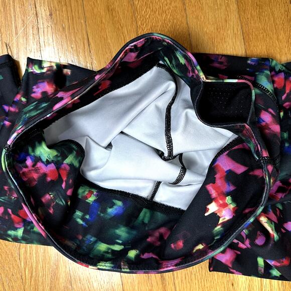 Fabletics Salar Capri Chroma Leggings XS Extra Small - Picture 9 of 10